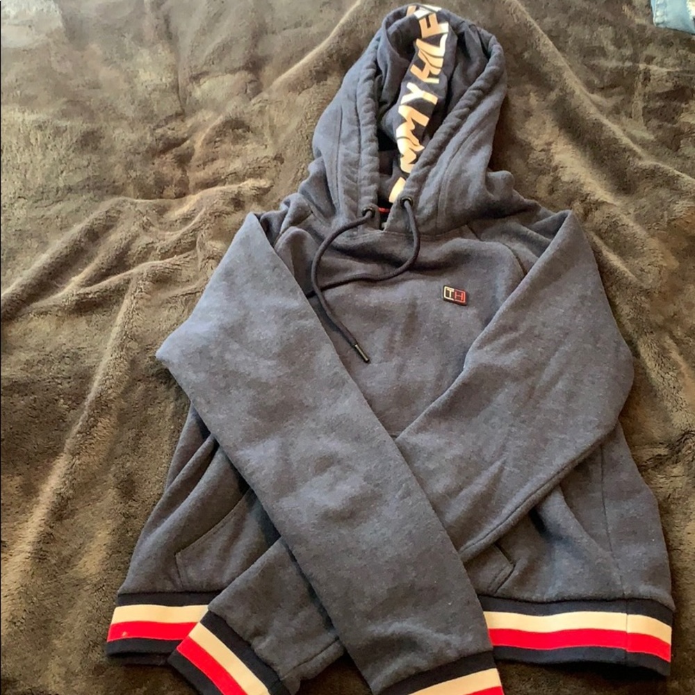 Tommy Hilfiger cropped sweatshirt
